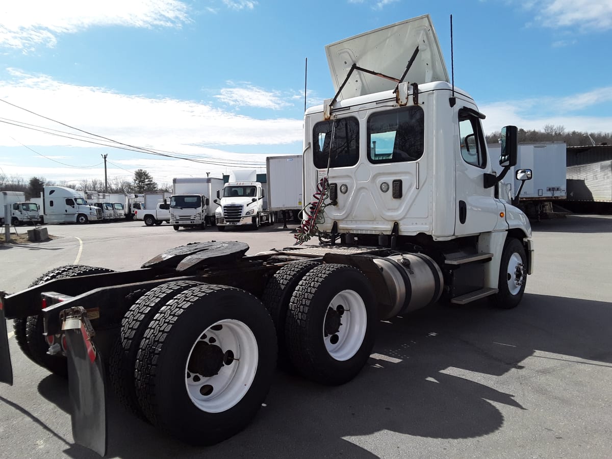 2017 Freightliner/Mercedes CASCADIA 125 670074