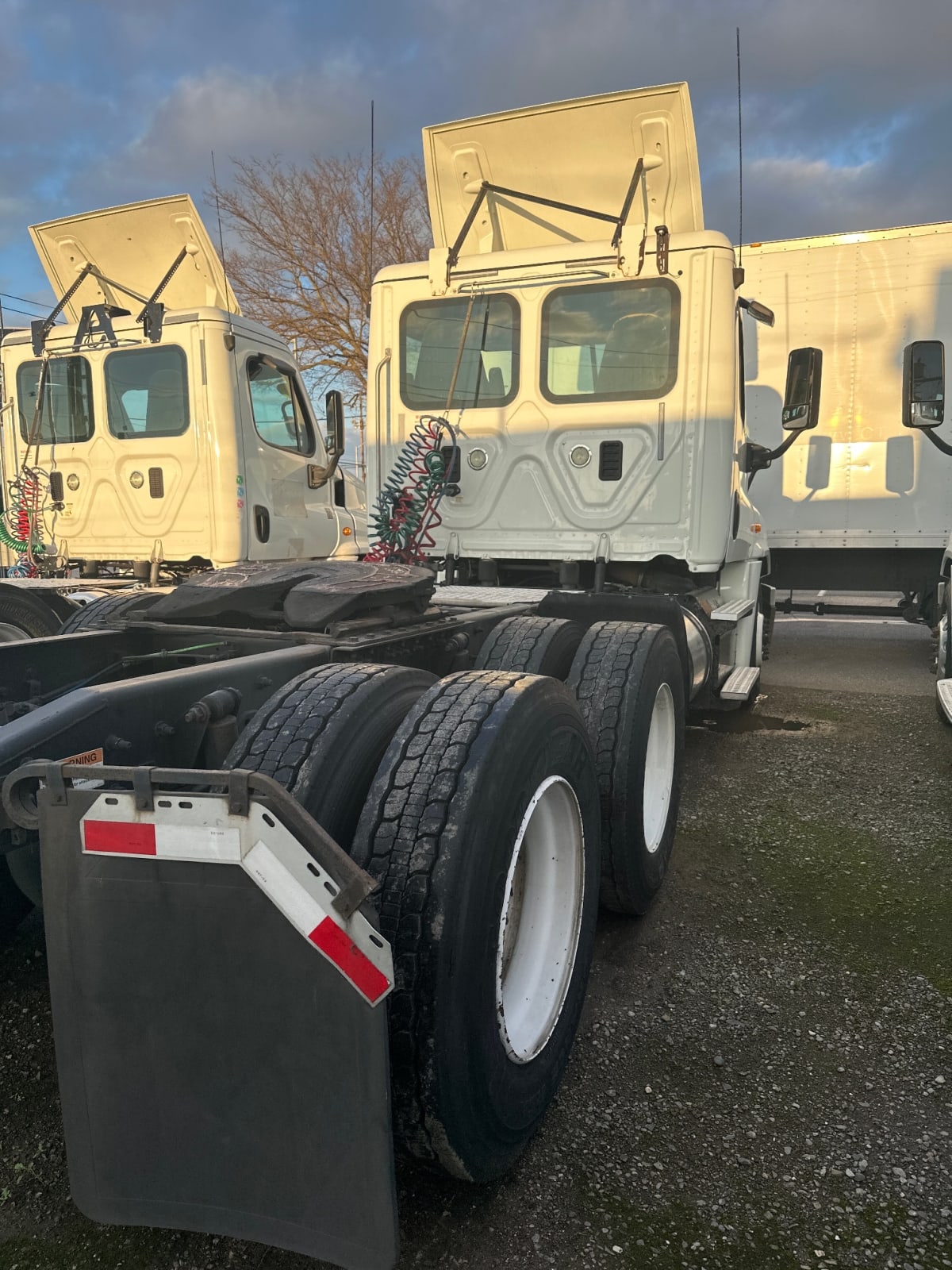 2017 Freightliner/Mercedes CASCADIA 125 670076