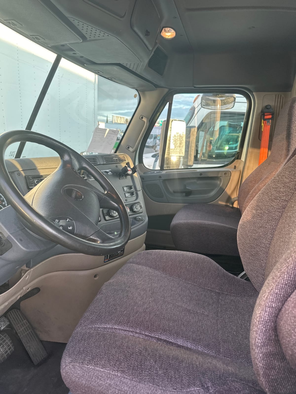 2017 Freightliner/Mercedes CASCADIA 125 670076