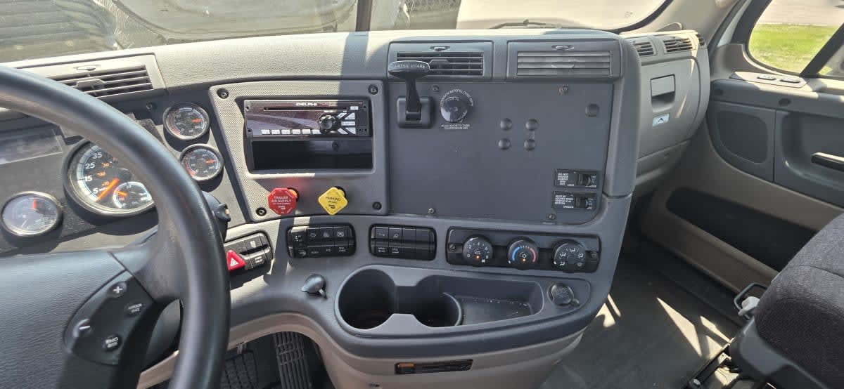 2016 Freightliner/Mercedes CASCADIA 125 670085