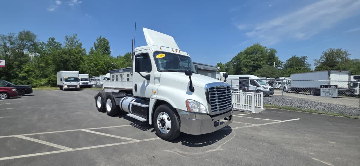 2016 Freightliner/Mercedes CASCADIA 125 670085