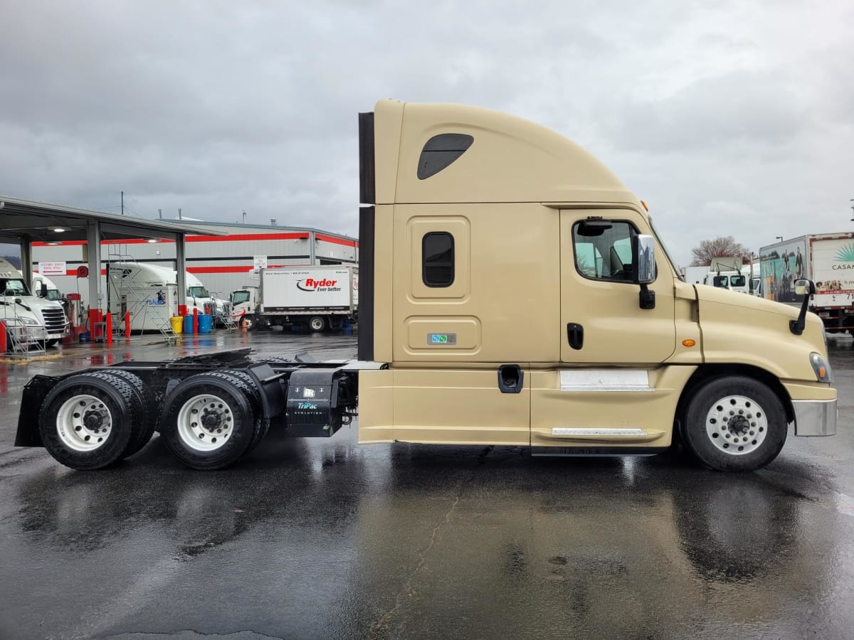 2017 Freightliner/Mercedes CASCADIA 125 670125