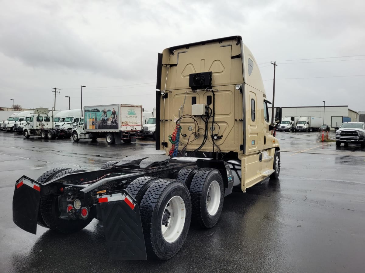 2017 Freightliner/Mercedes CASCADIA 125 670125