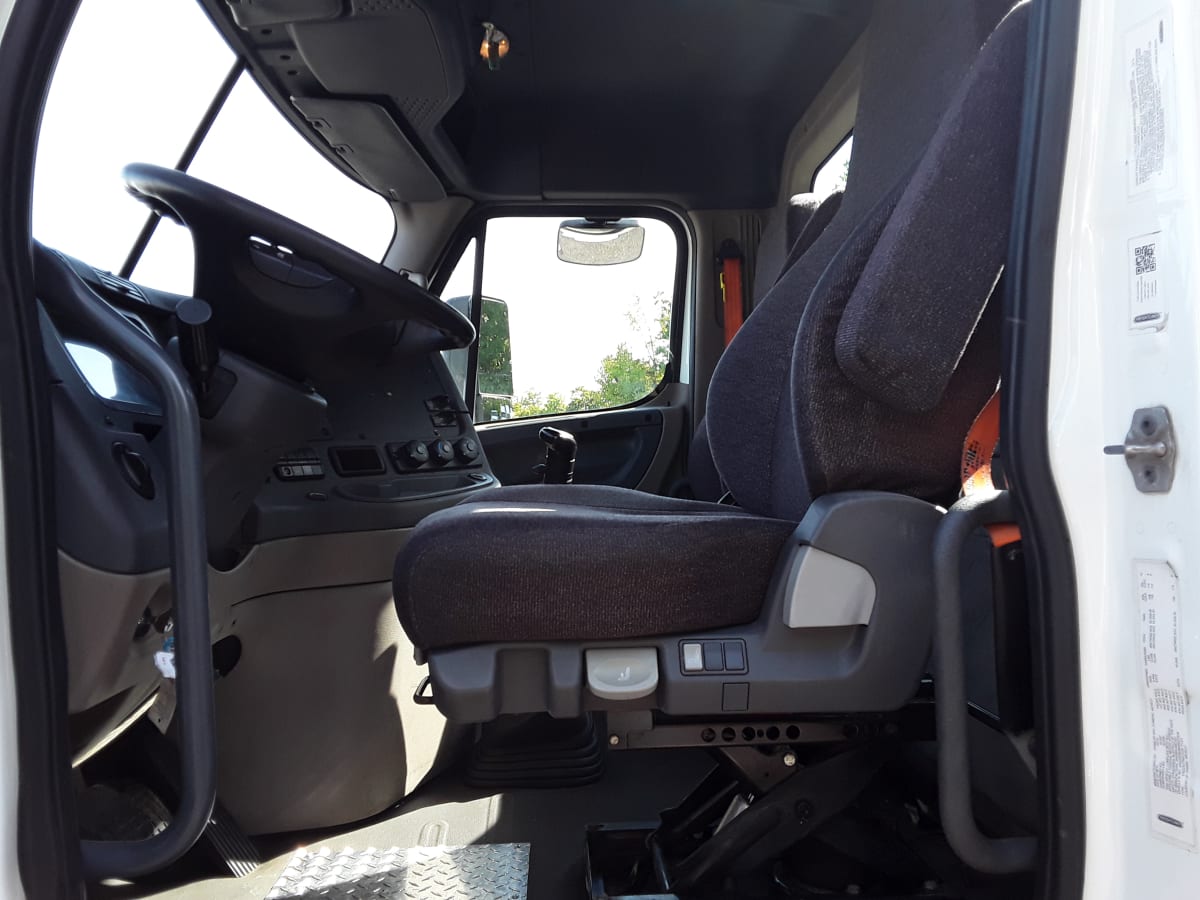 2017 Freightliner/Mercedes CASCADIA 125 670136