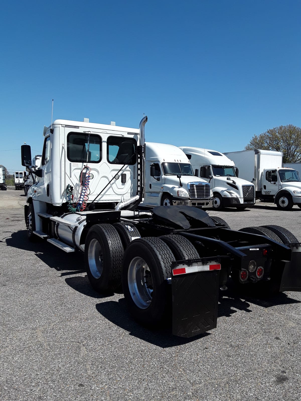 2017 Freightliner/Mercedes CASCADIA 125 670155