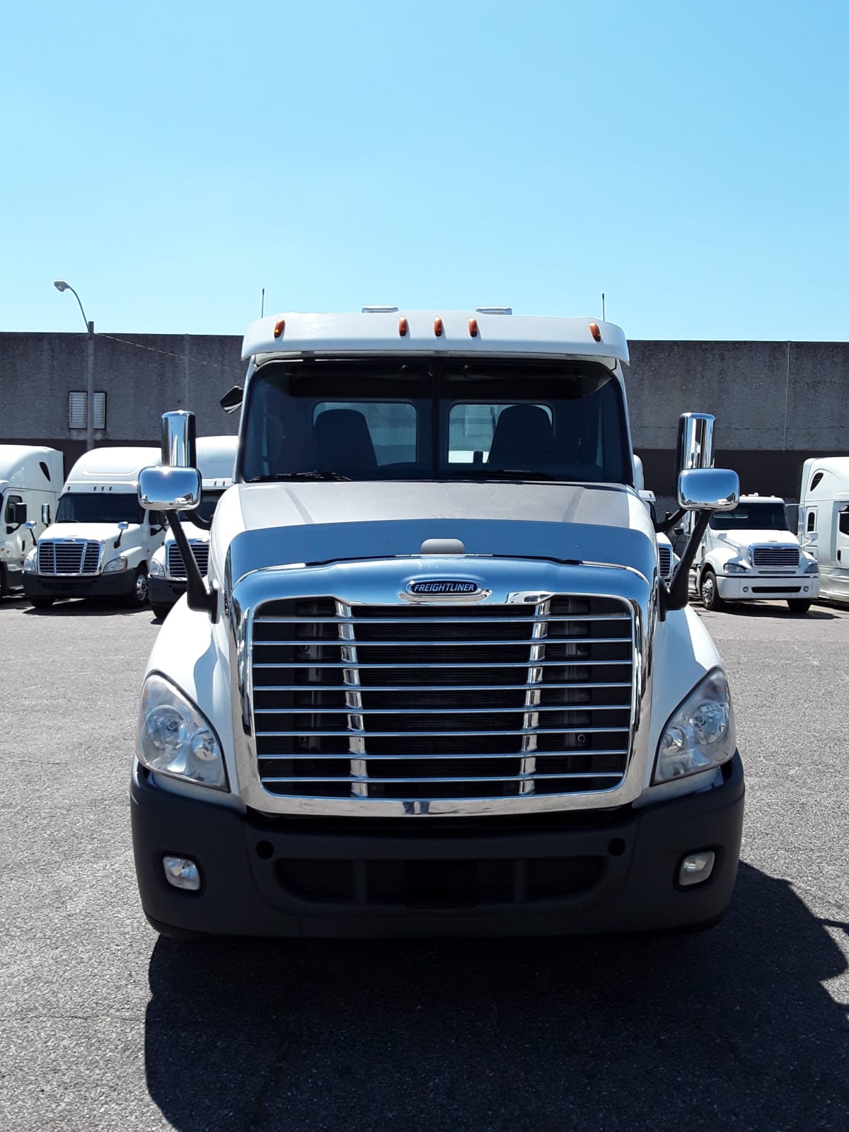 2017 Freightliner/Mercedes CASCADIA 125 670155