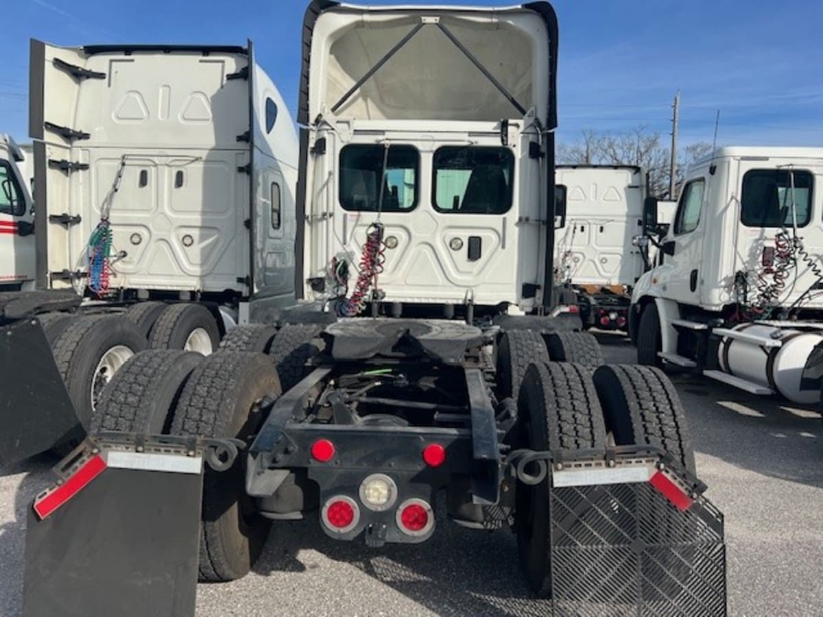 2017 Freightliner/Mercedes CASCADIA 125 670282