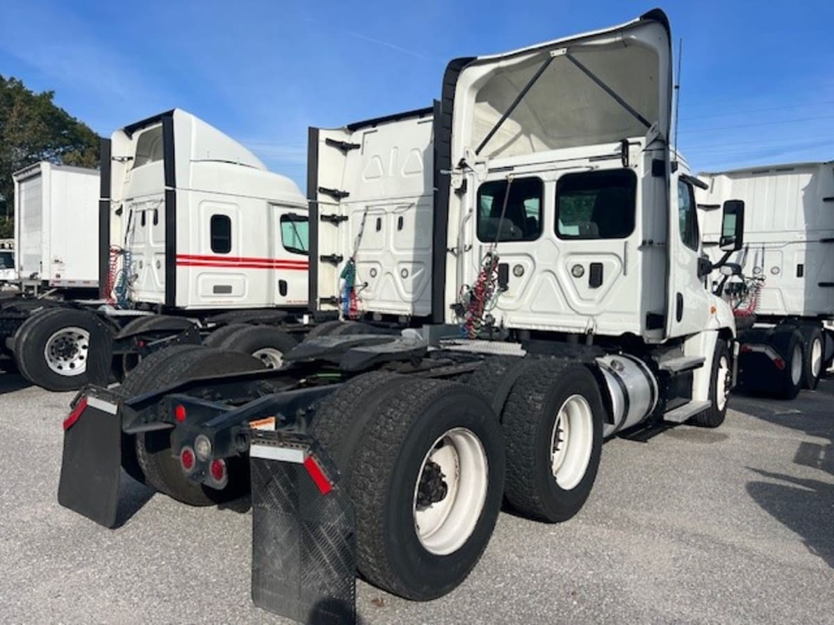 2017 Freightliner/Mercedes CASCADIA 125 670282