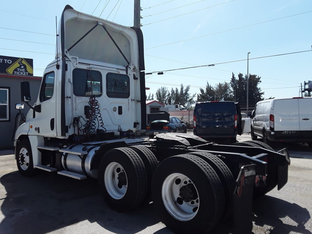 2017 Freightliner/Mercedes CASCADIA 125 670283