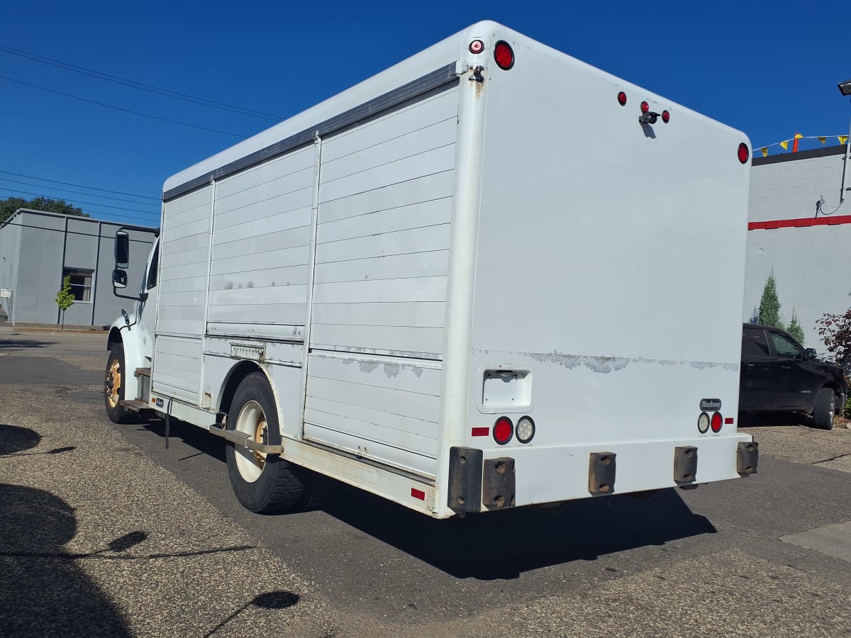 2017 Freightliner/Mercedes M2 106 670327