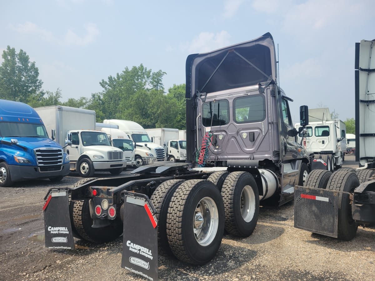 2017 Freightliner/Mercedes CASCADIA 125 670415