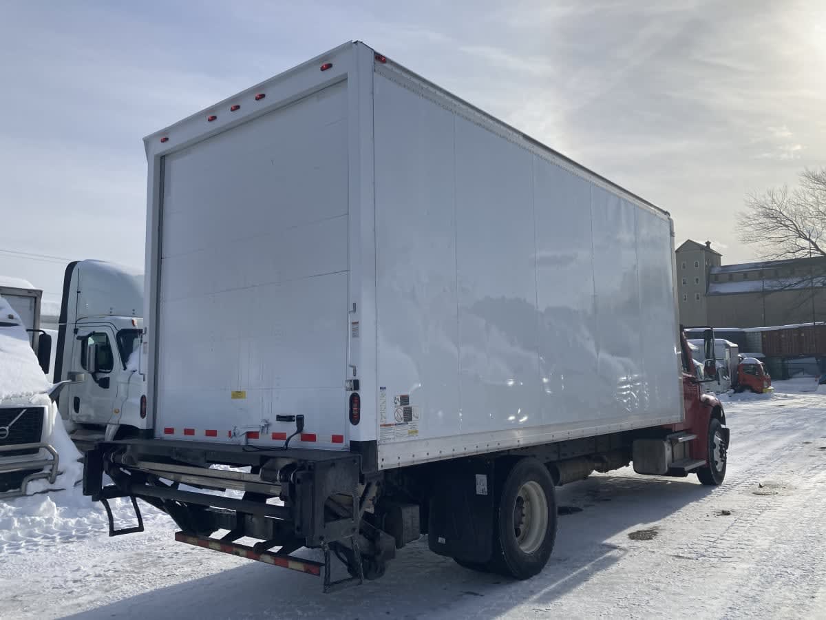 2017 Freightliner/Mercedes M2 106 670418