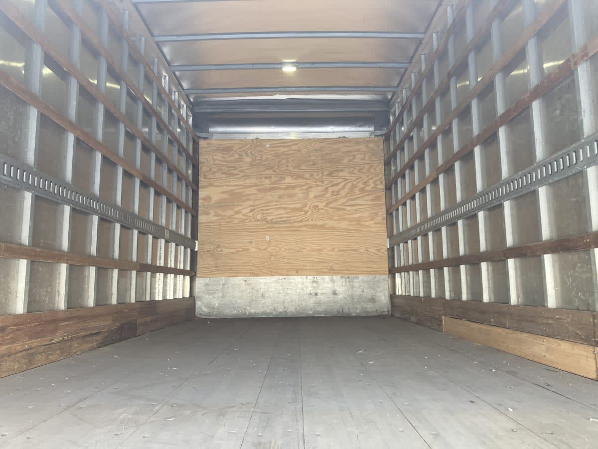 2017 Freightliner/Mercedes M2 106 670418