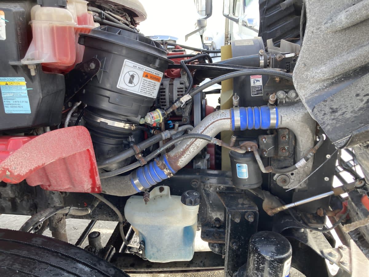 2017 Freightliner/Mercedes M2 106 670418