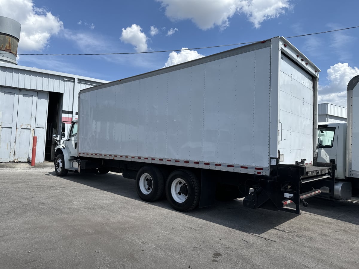 2017 Freightliner/Mercedes M2 106 670478