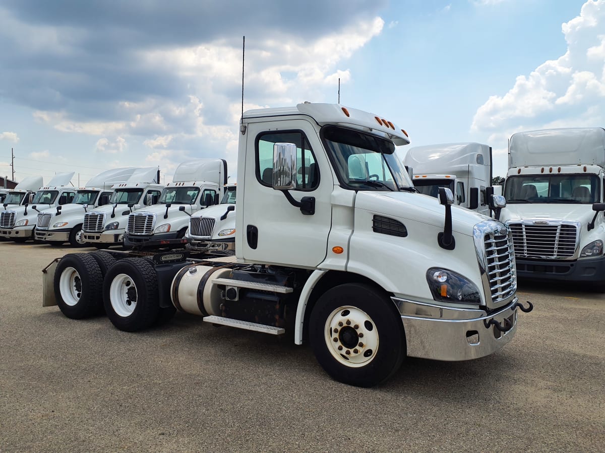 2017 Freightliner/Mercedes CASCADIA 113 670530