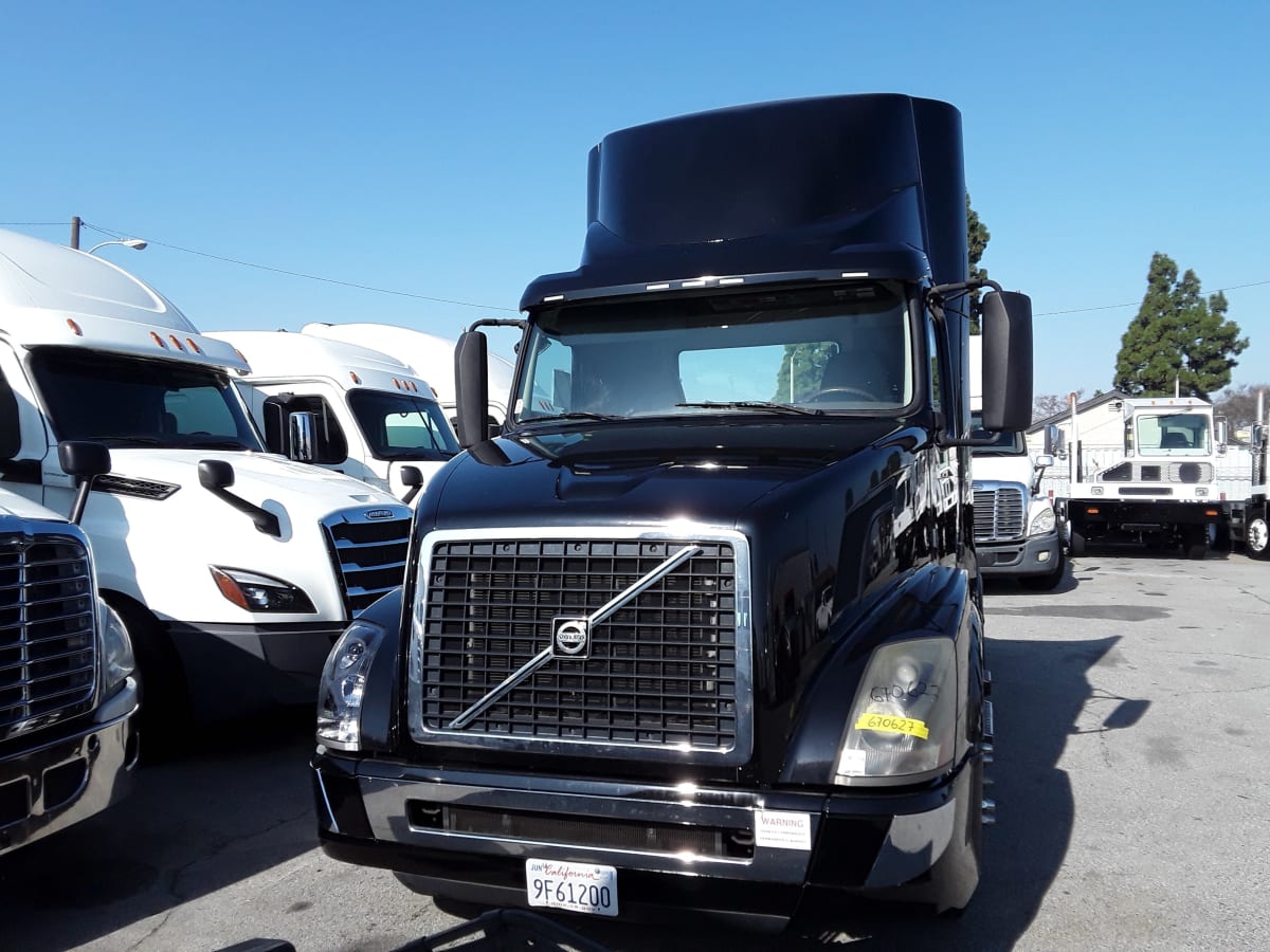 2017 Volvo VNL64TRACTOR 670627