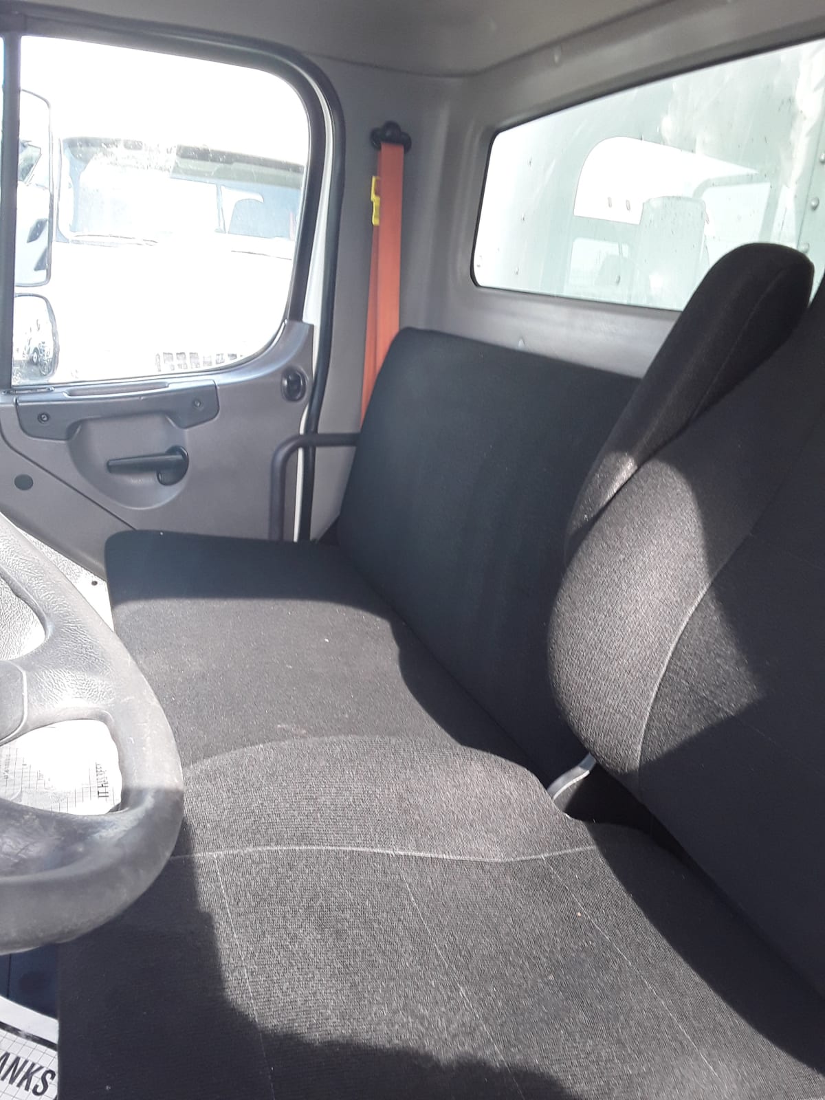 2017 Freightliner/Mercedes M2 106 670666