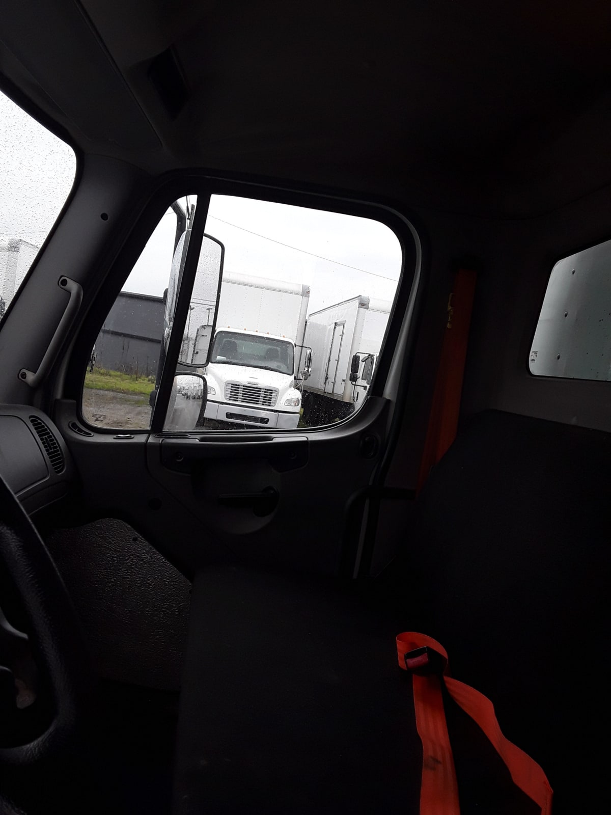 2017 Freightliner/Mercedes M2 106 670667