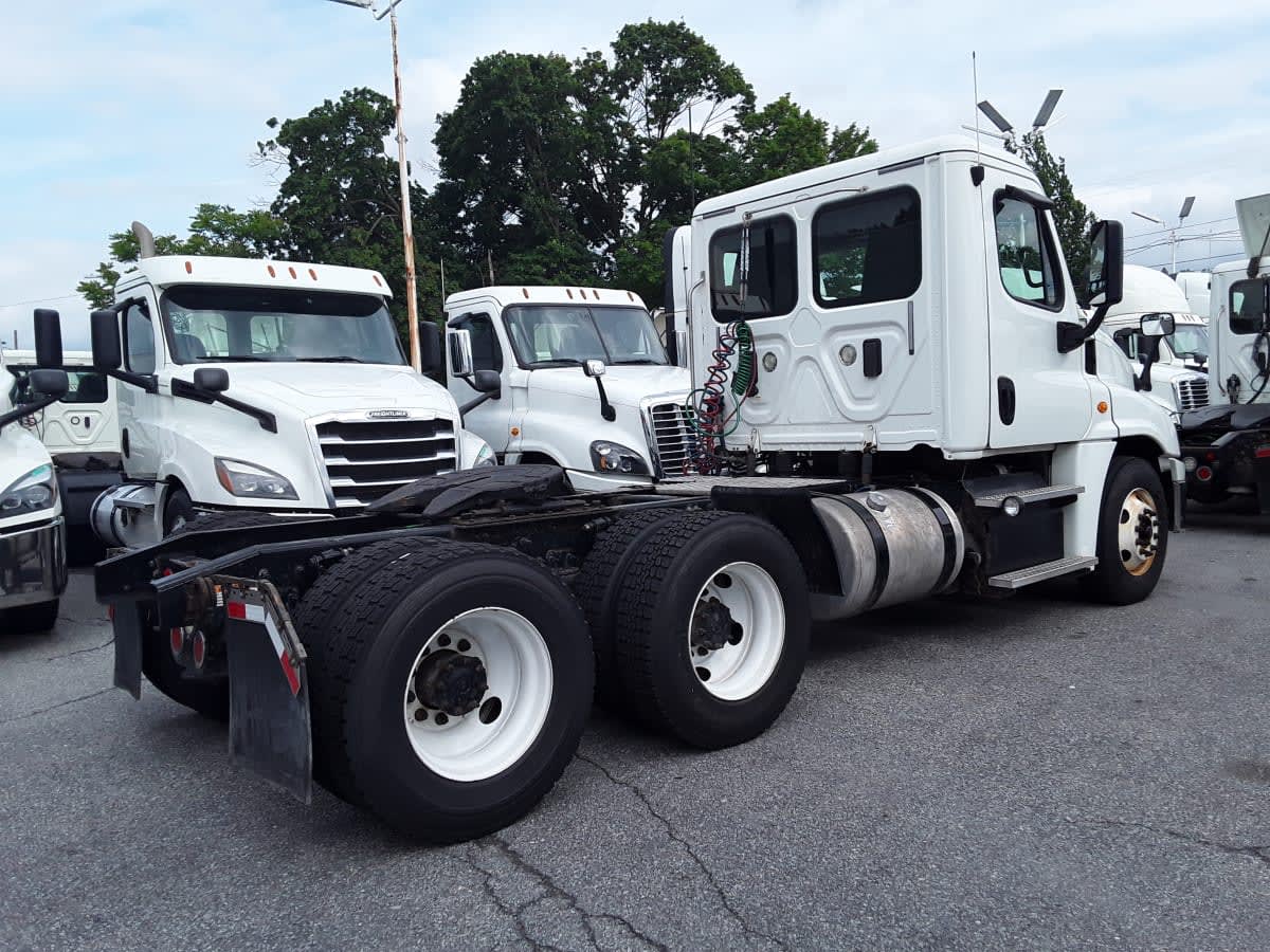 2017 Freightliner CASCADIA 125 670748