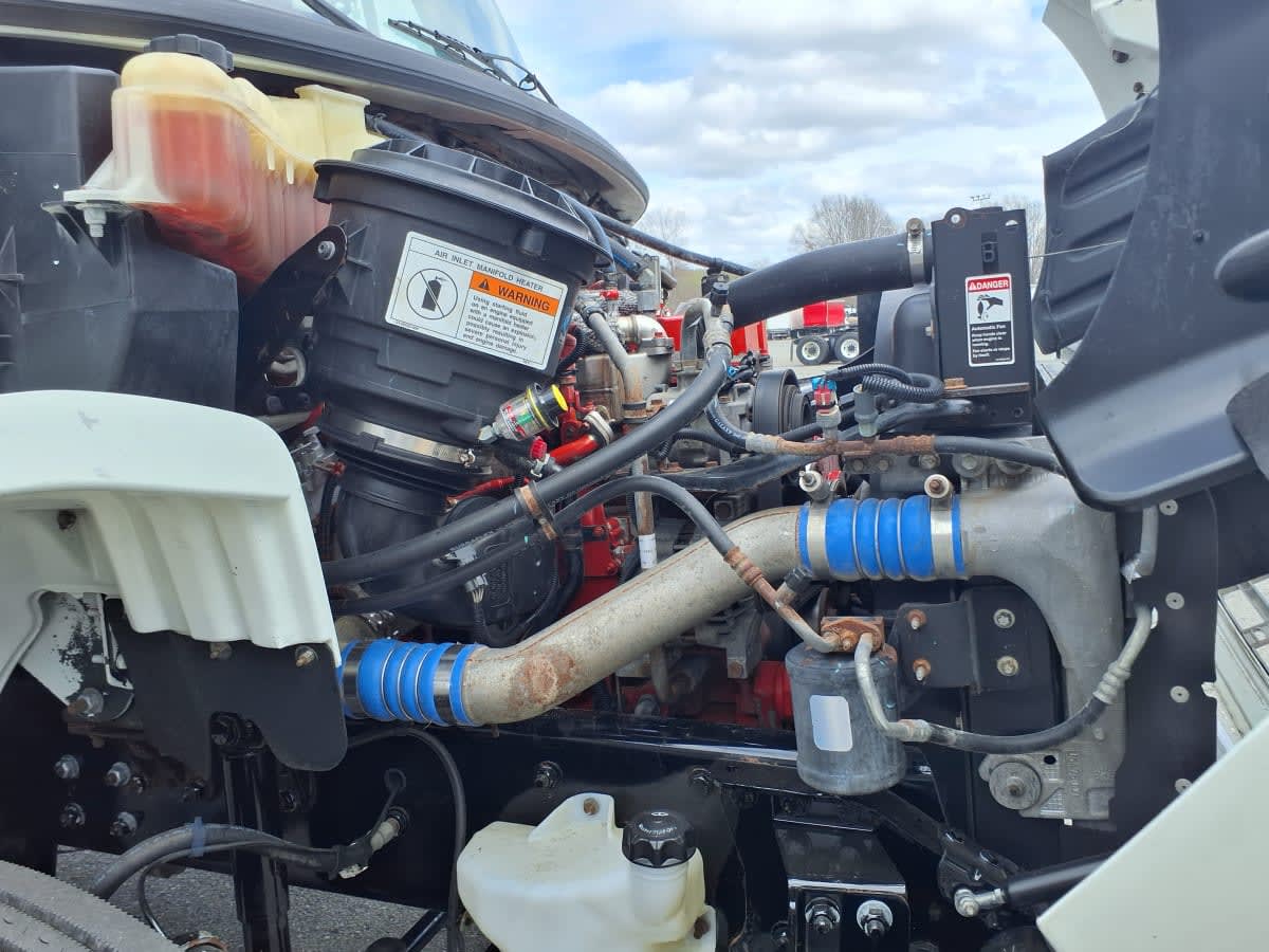 2017 Freightliner/Mercedes M2 106 670838