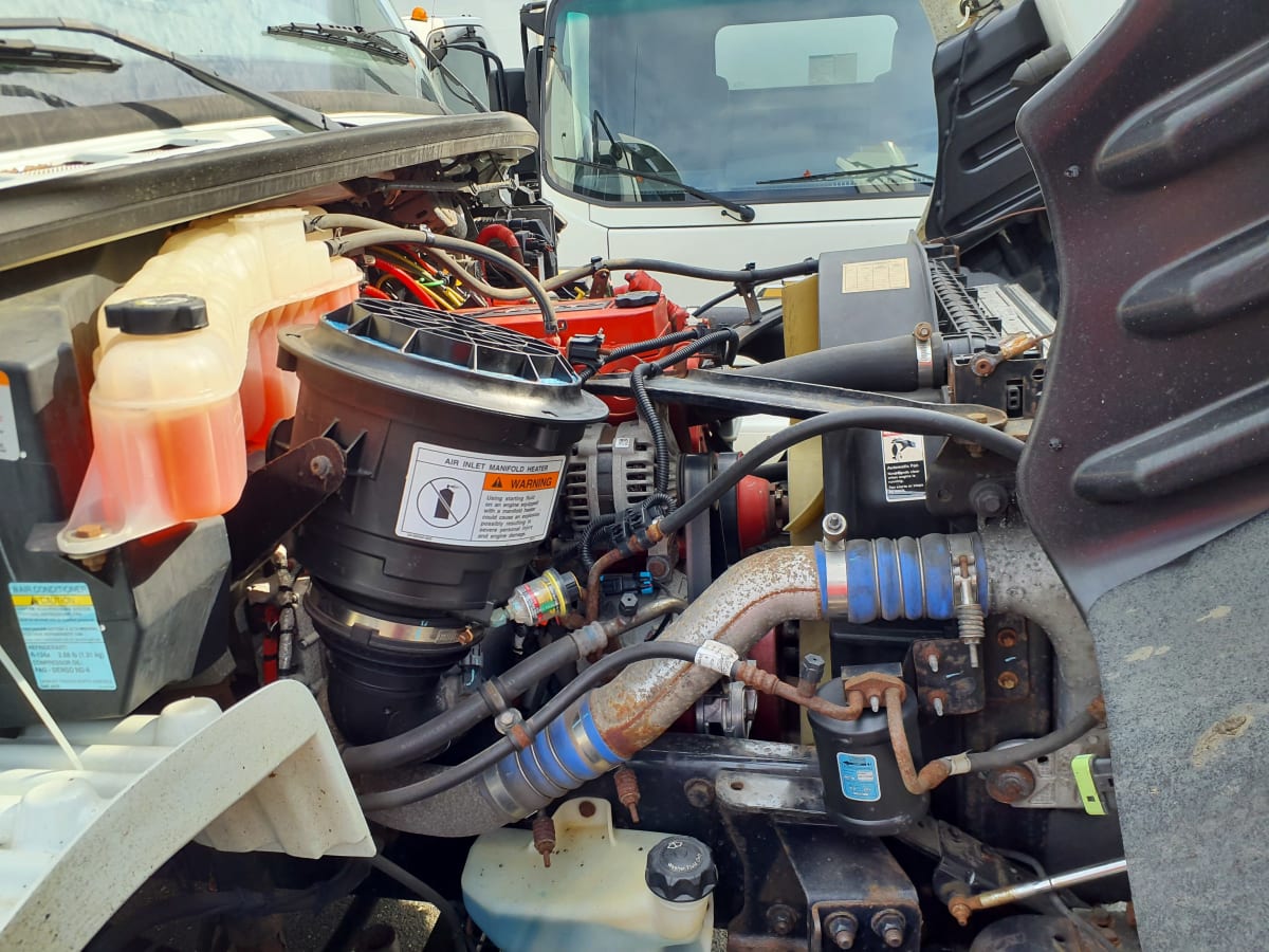 2017 Freightliner/Mercedes M2 106 670896