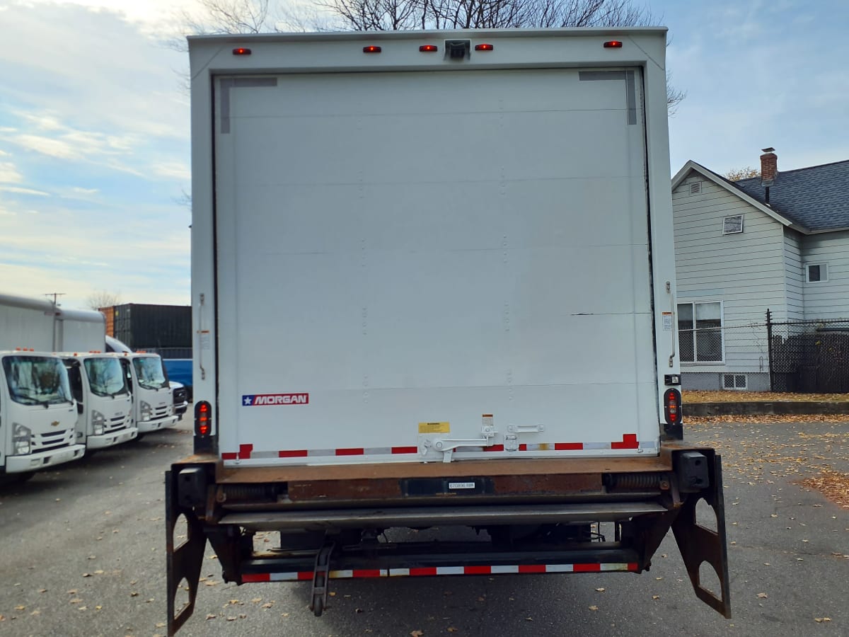 2017 Freightliner/Mercedes M2 106 670896