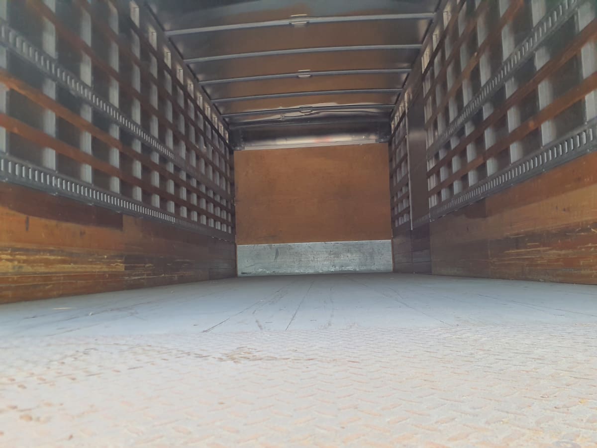 2017 Freightliner/Mercedes M2 106 670896