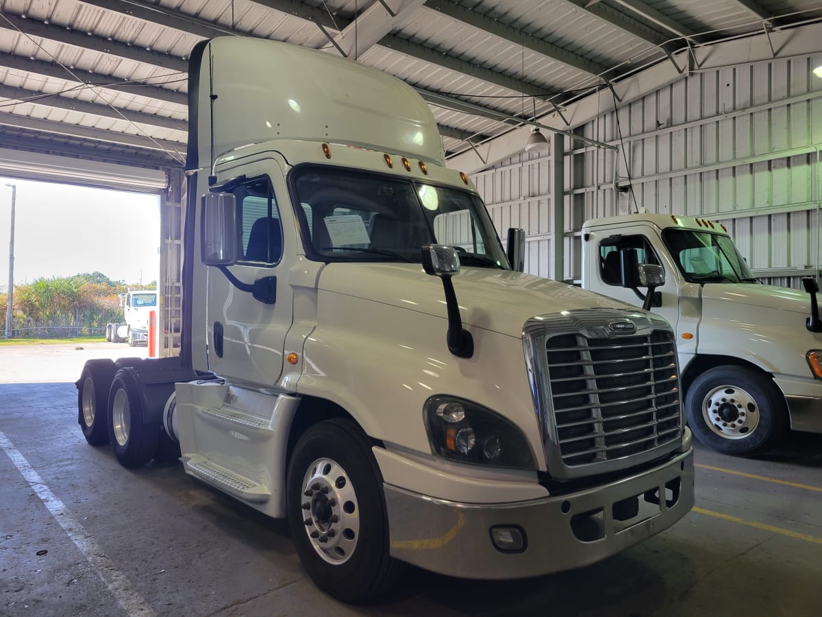 2017 Freightliner/Mercedes CASCADIA 125 670965