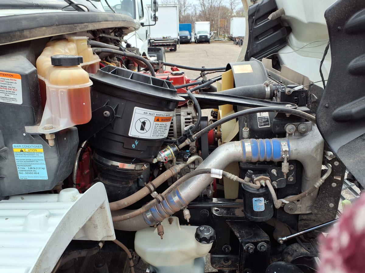 2017 Freightliner/Mercedes M2 106 670985