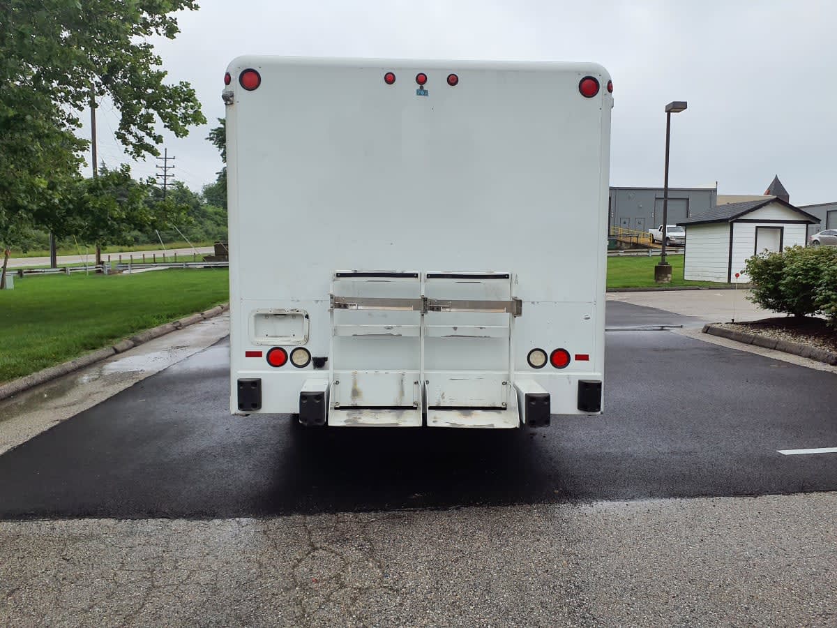 2017 Freightliner M2 106 670990