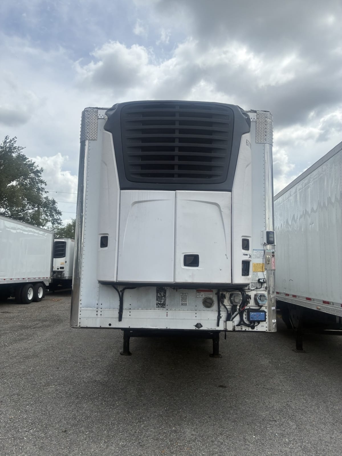2017 Utility Trailers VS2RA 48/162/102 671056