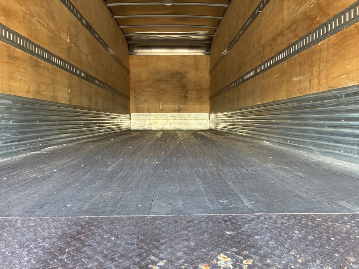 2017 Freightliner M2 106 in Syracuse, NY — photo 8