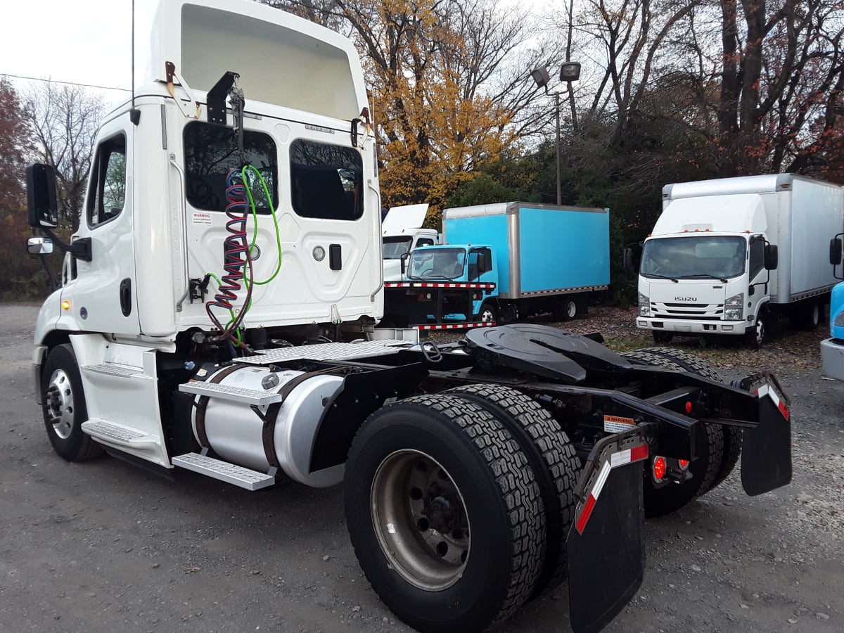 2017 Freightliner/Mercedes CASCADIA 113 671325