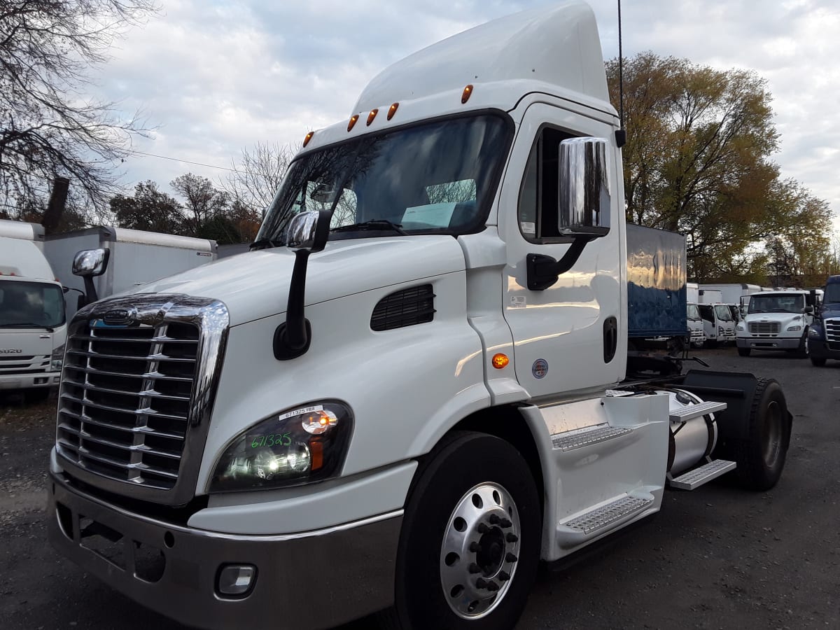 2017 Freightliner/Mercedes CASCADIA 113 671325