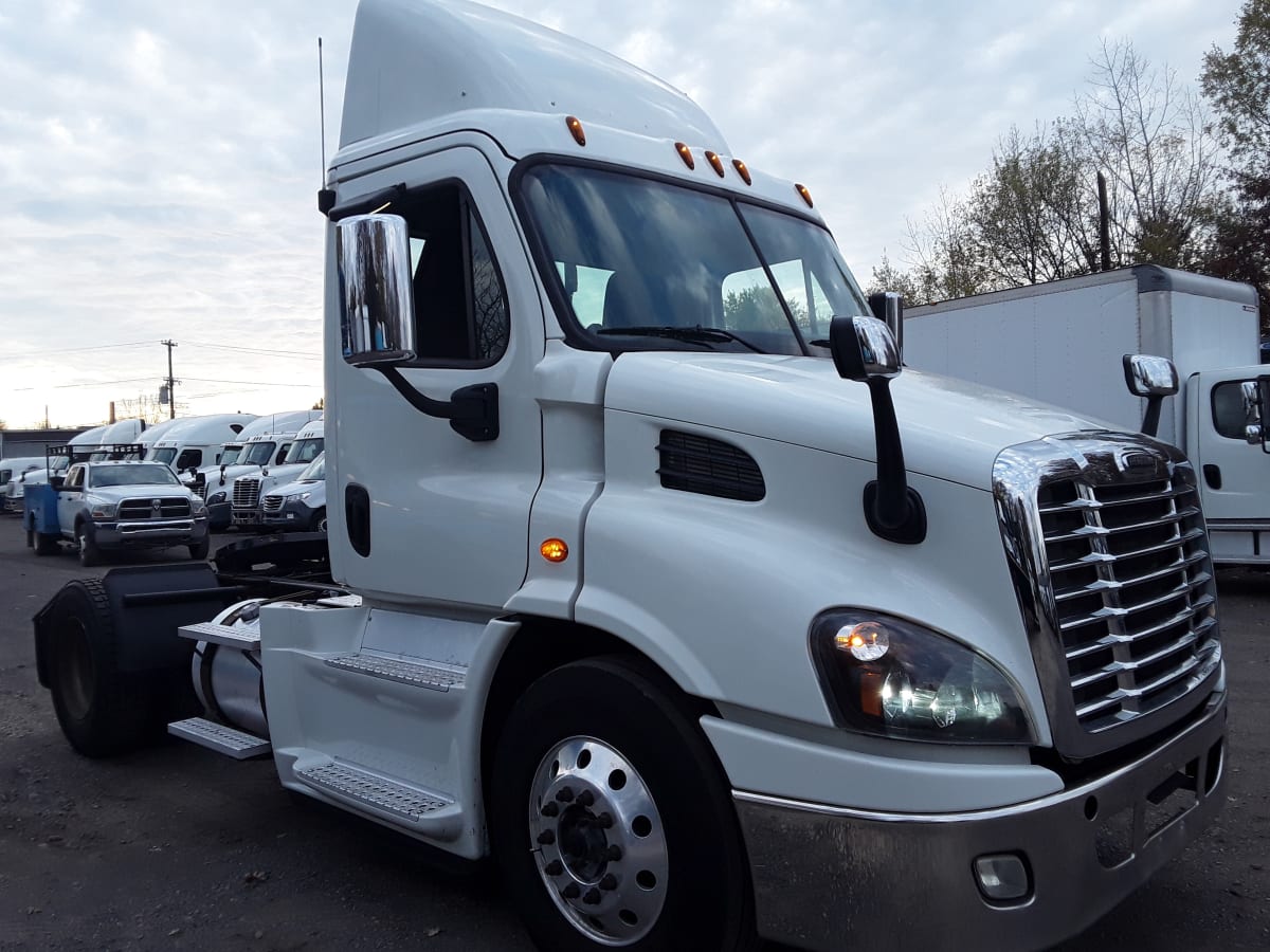 2017 Freightliner/Mercedes CASCADIA 113 671325