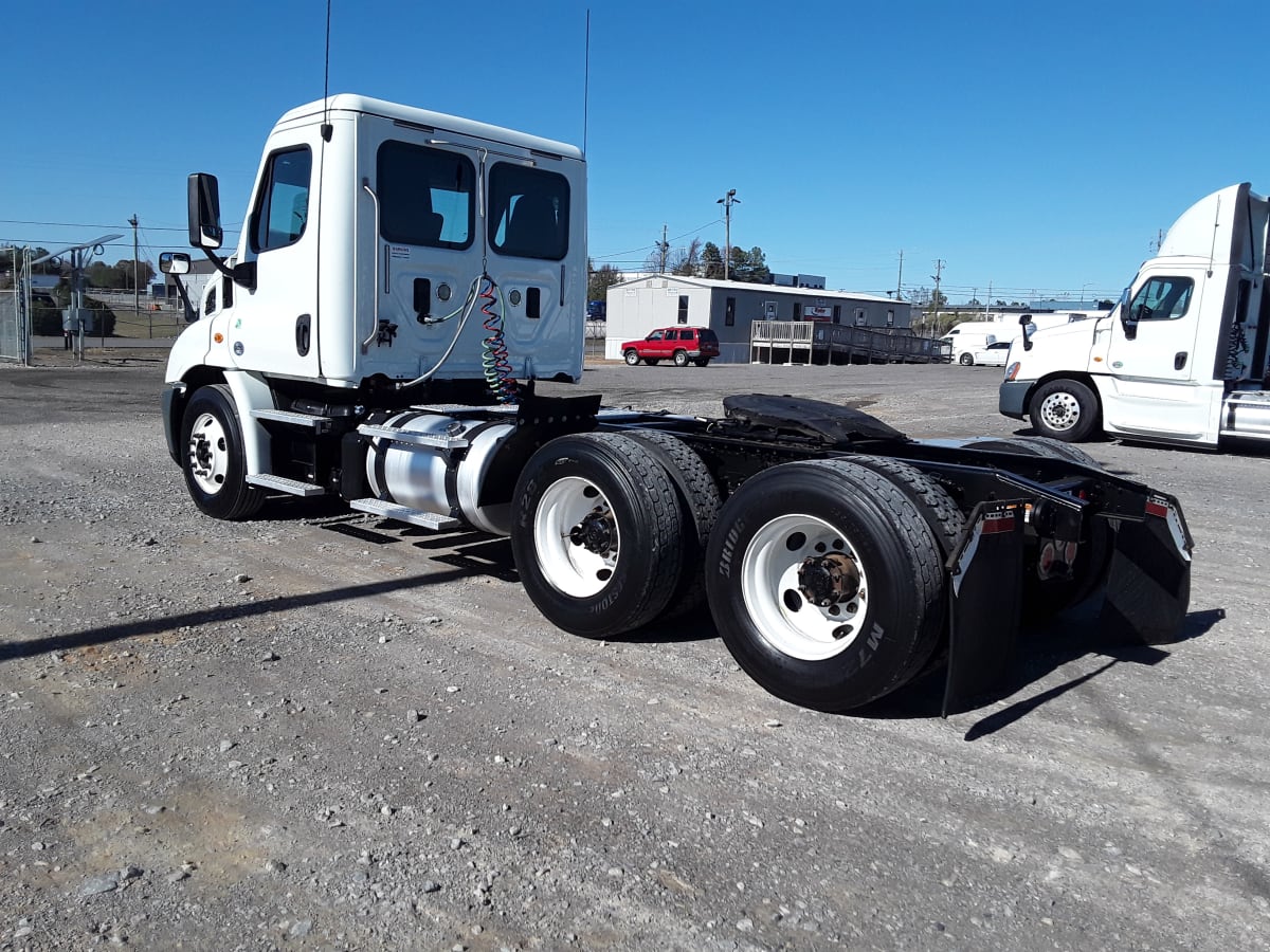 2017 Freightliner/Mercedes CASCADIA 113 671327