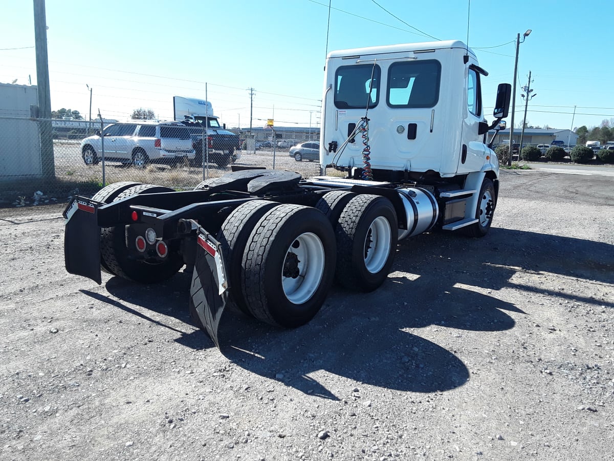 2017 Freightliner/Mercedes CASCADIA 113 671327