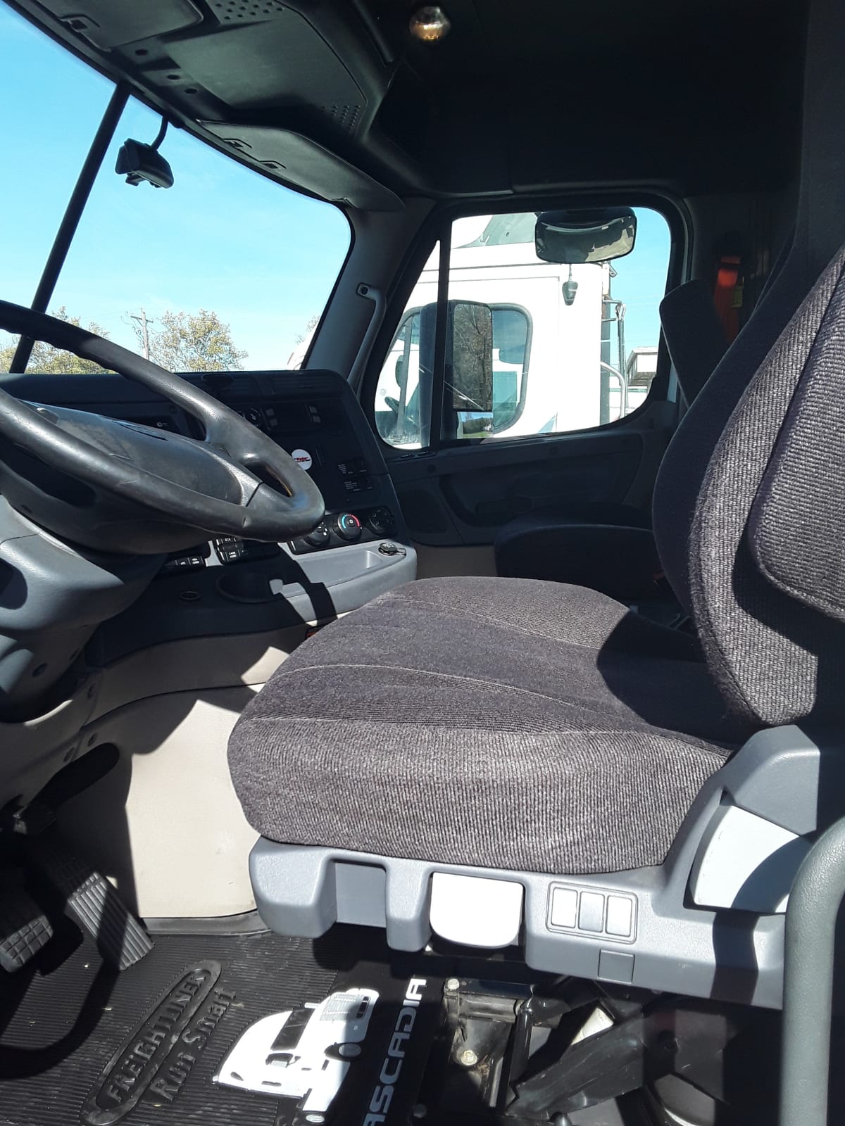 2017 Freightliner/Mercedes CASCADIA 125 671378