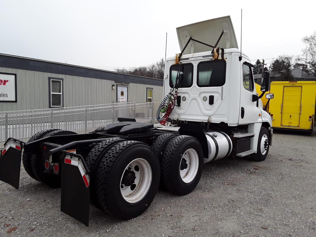 2017 Freightliner/Mercedes CASCADIA 125 671393