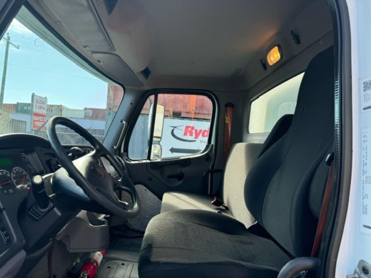 2017 Freightliner/Mercedes M2 106 671410