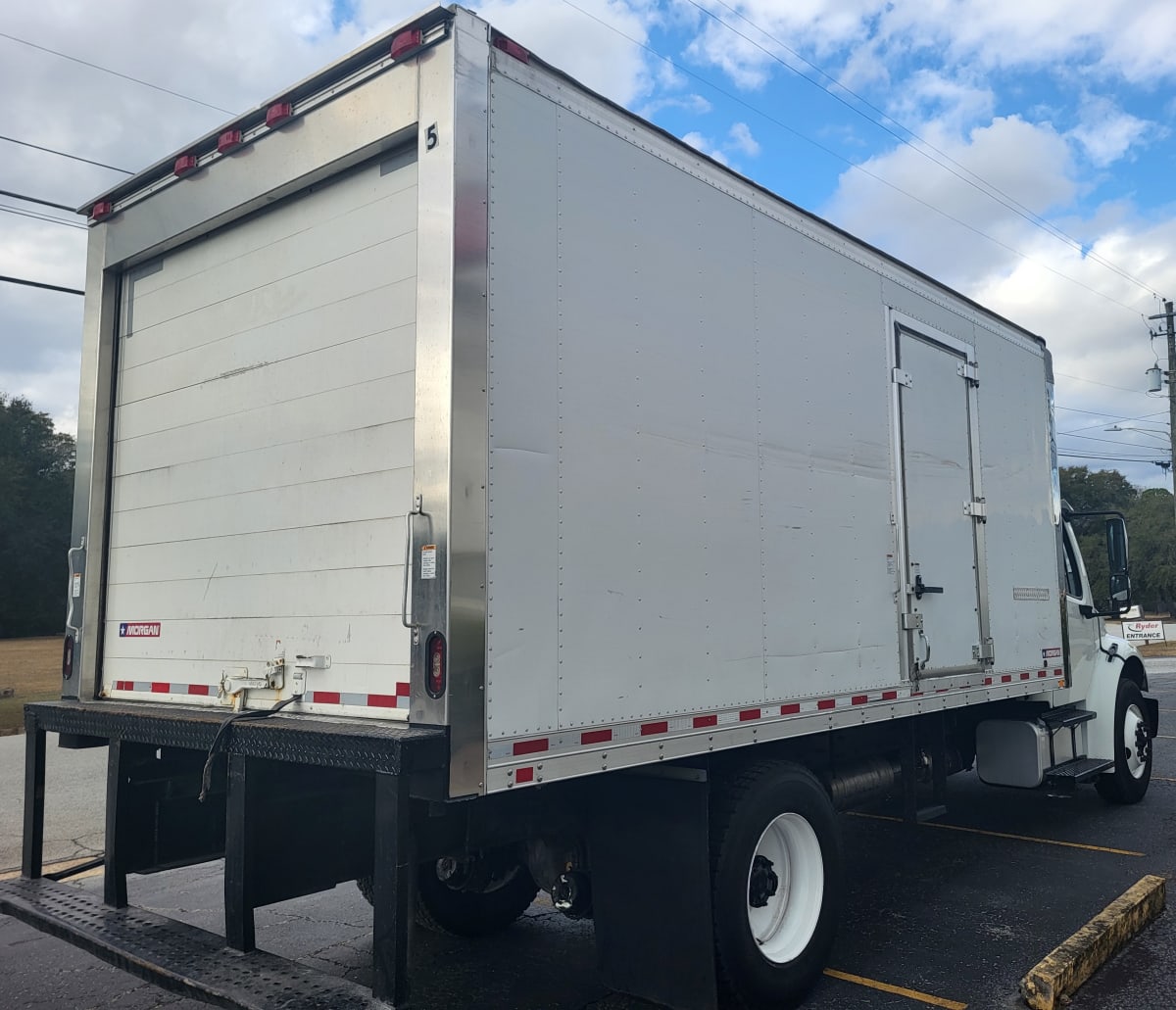 2017 Freightliner/Mercedes M2 106 671448