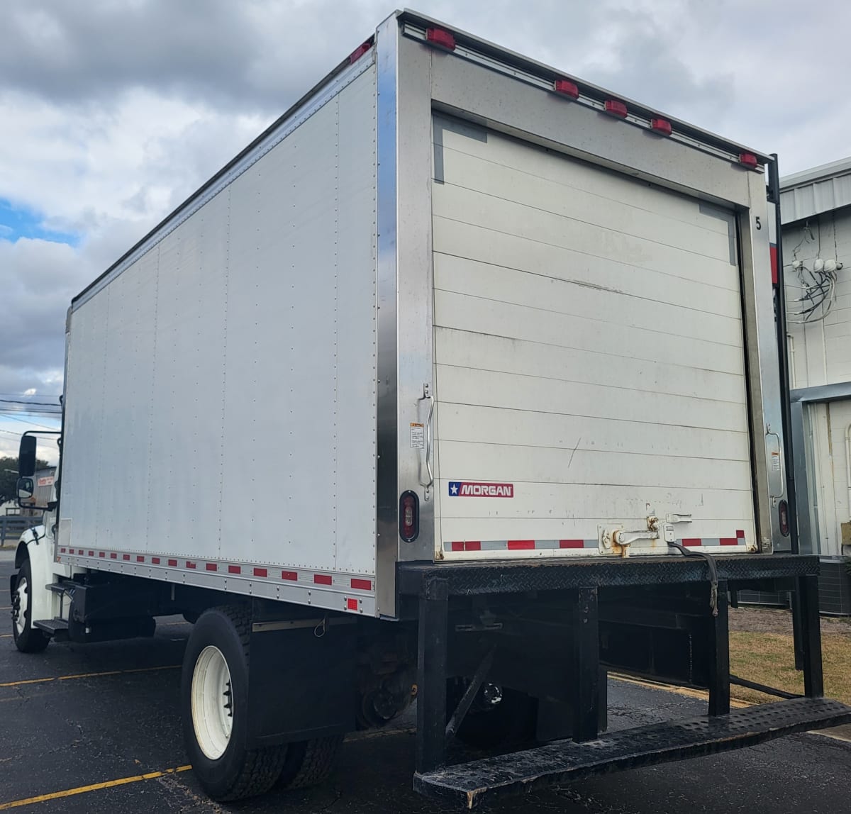 2017 Freightliner/Mercedes M2 106 671448