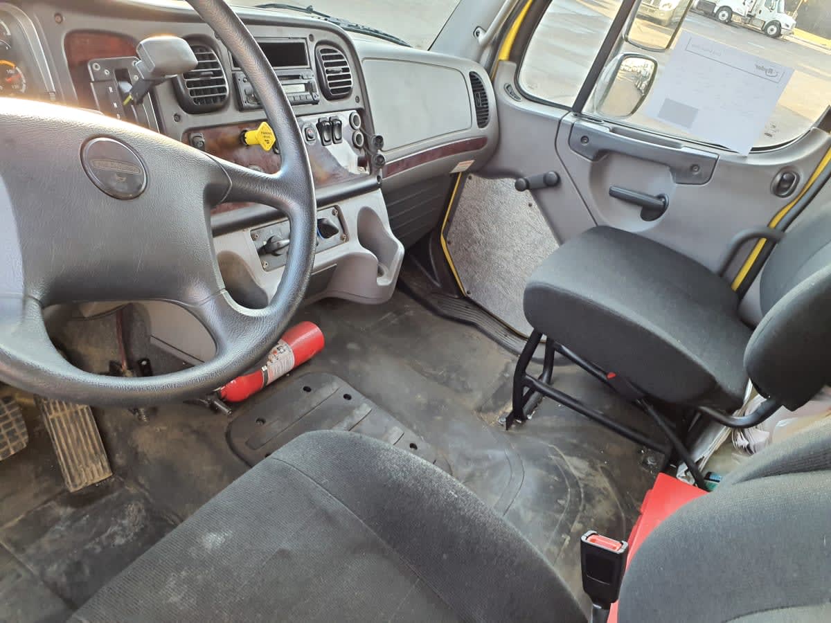 2017 Freightliner/Mercedes M2 106 671555