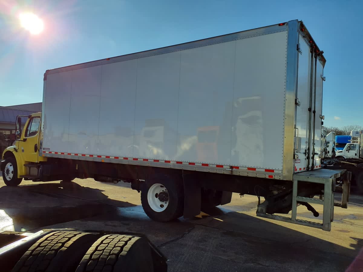 2017 Freightliner/Mercedes M2 106 671556
