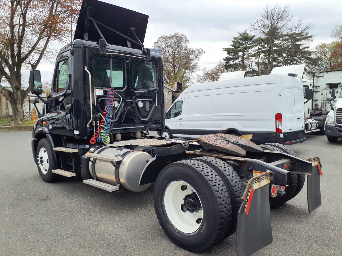 2017 Freightliner/Mercedes CASCADIA 113 671673