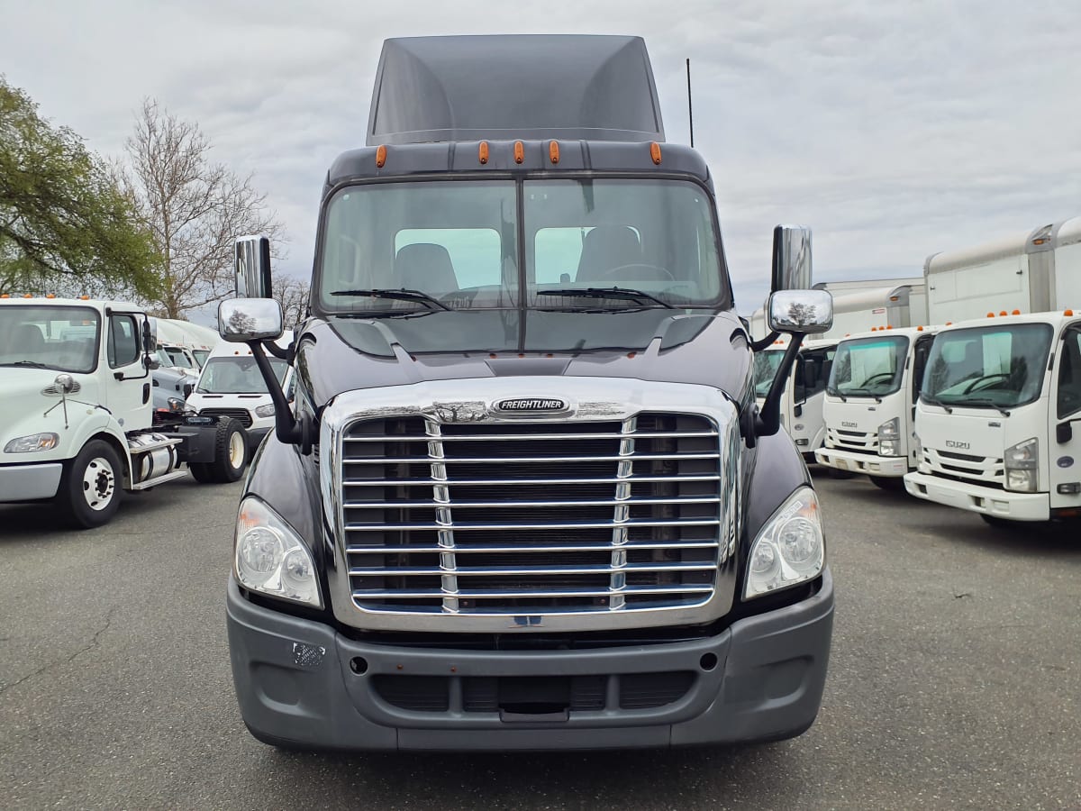 2017 Freightliner/Mercedes CASCADIA 113 671673