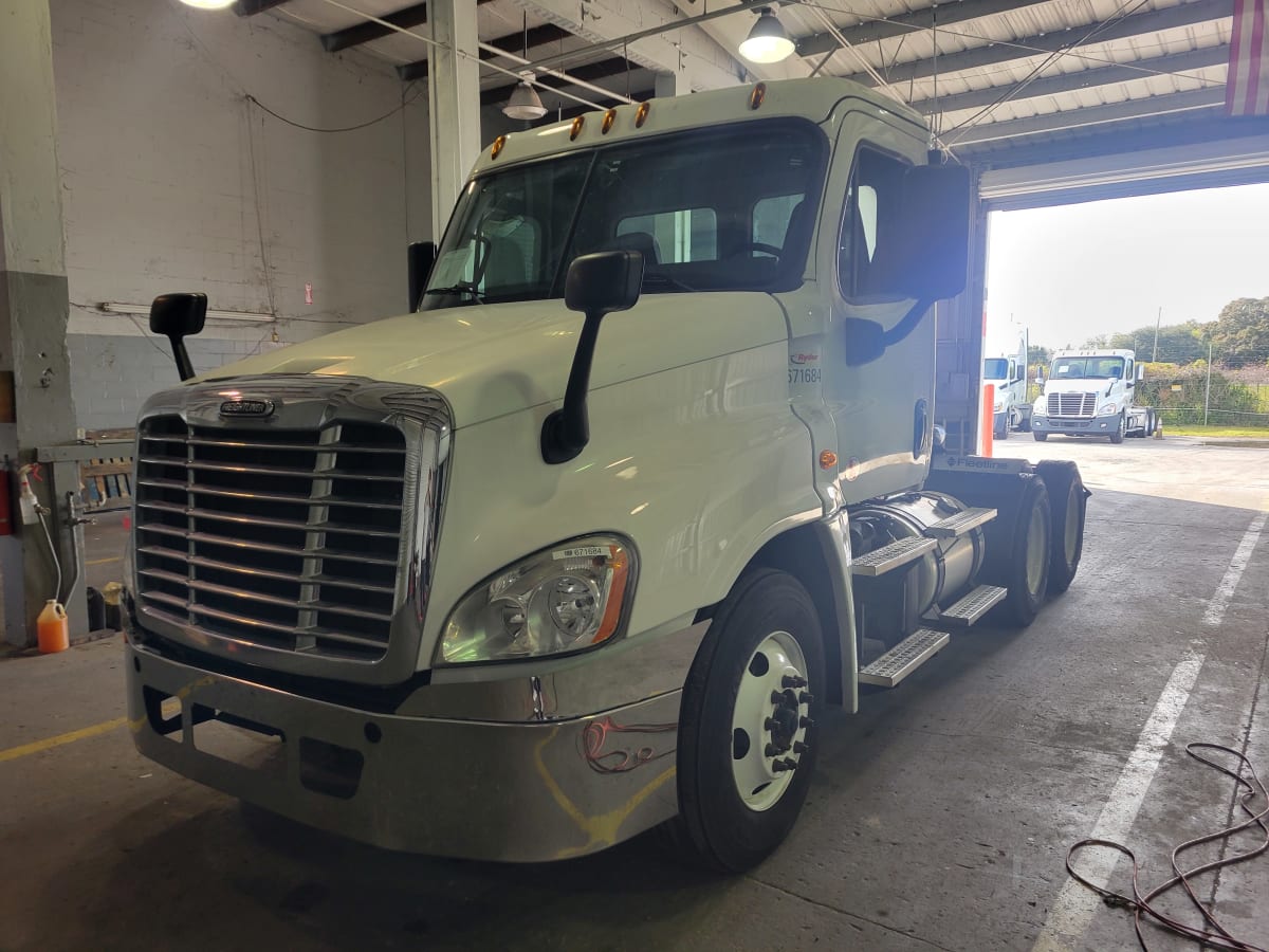 2017 Freightliner/Mercedes CASCADIA 125 671684