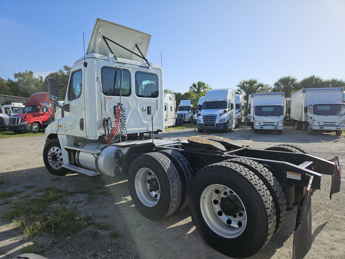 2017 Freightliner/Mercedes CASCADIA 125 671886