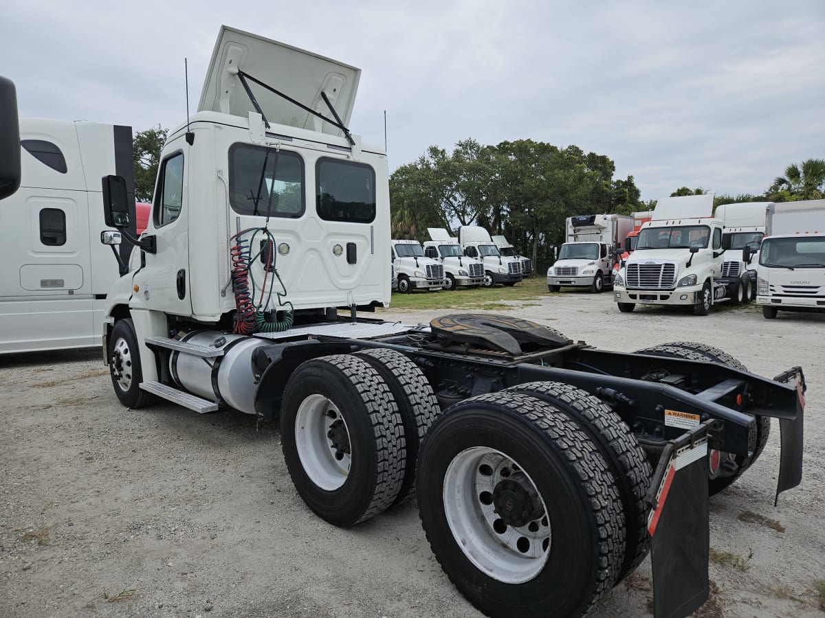 2017 Freightliner/Mercedes CASCADIA 125 671887